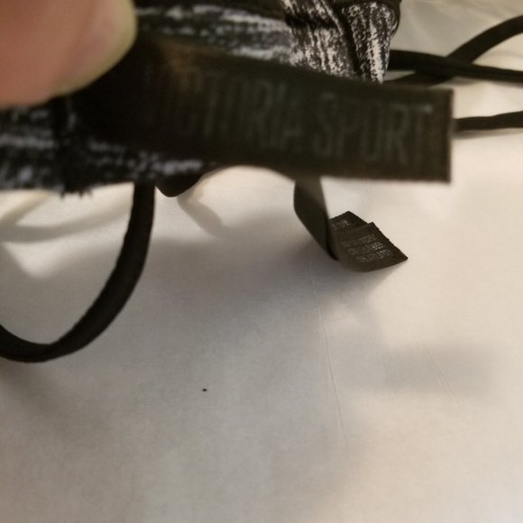 Lot of 2 Sport's Bra's. Victoria Sport & Marvel - Picture 4 of 8